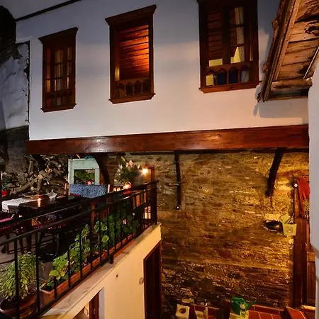 Sihirbazin Evi Homestay Selcuk